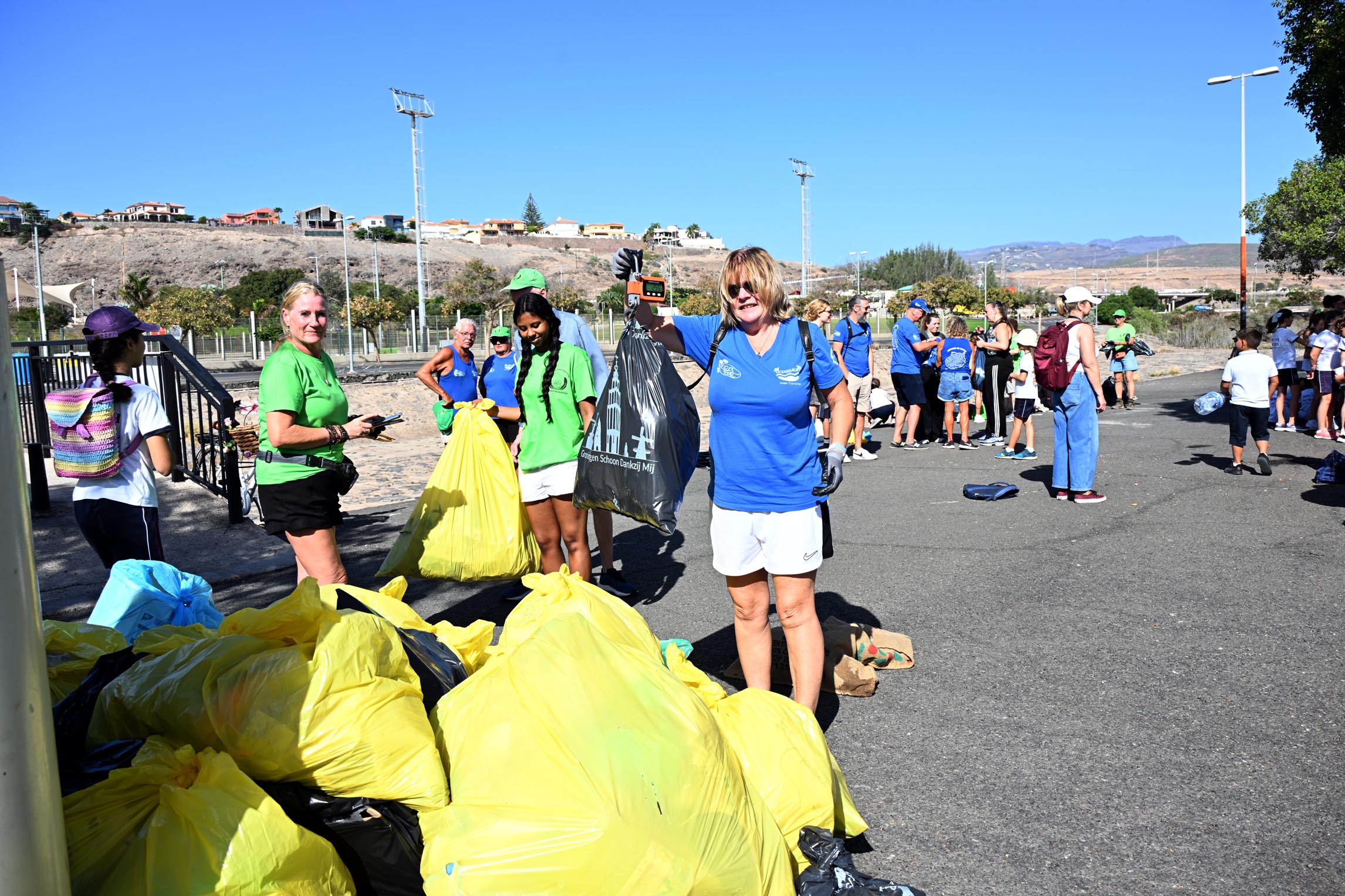 20281130_LIM_PESANDO LA BASURA
